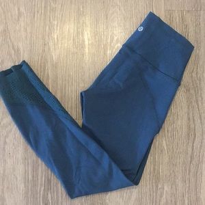 Special edition blue wunder under 7/8length size 4